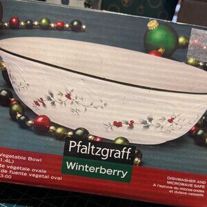 Pfaltzgraff Winterberry Oval Vegetable Bowl 1 Qt Stoneware Dishwasher & Microwav
